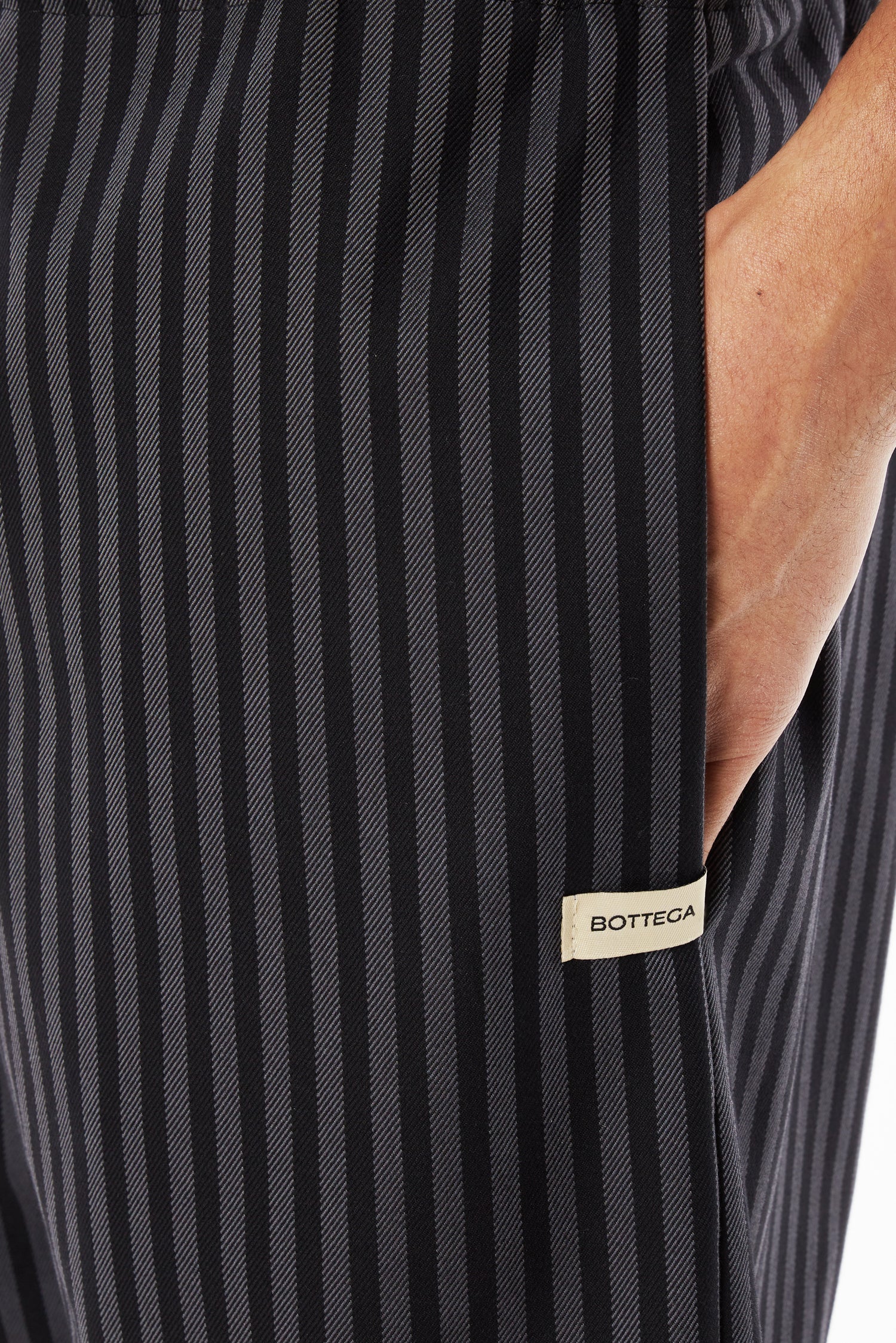 Pantalone a Righe Nere e Grigie