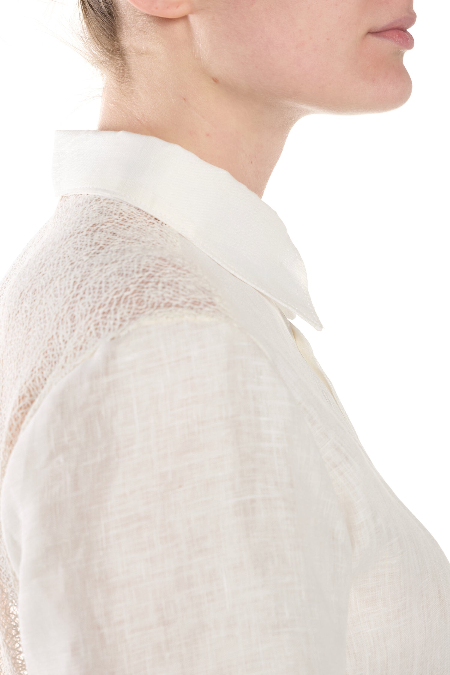 Camicia in Lino Burro con Retro in Pizzo a Rete Geometrica